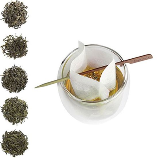 loose leaf tea and filter bags
 loose leaf tea and filter bags